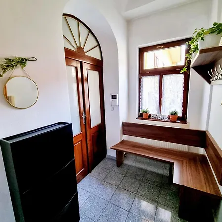 Tobias Old Town With 1 Free Offsite Parking *