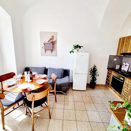 Tobias Old Town With 1 Free Offsite Parking