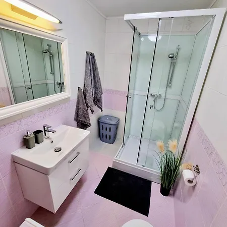 Tobias Old Town With 1 Free Offsite Parking Košice