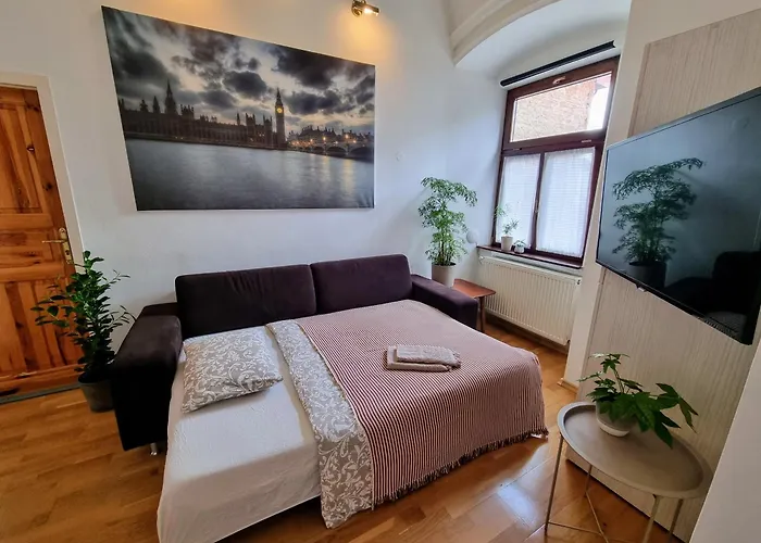 Tobias Old Town With 1 Free Offsite Parking *