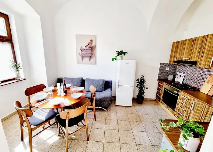 Tobias Old Town With 1 Free Offsite Parking