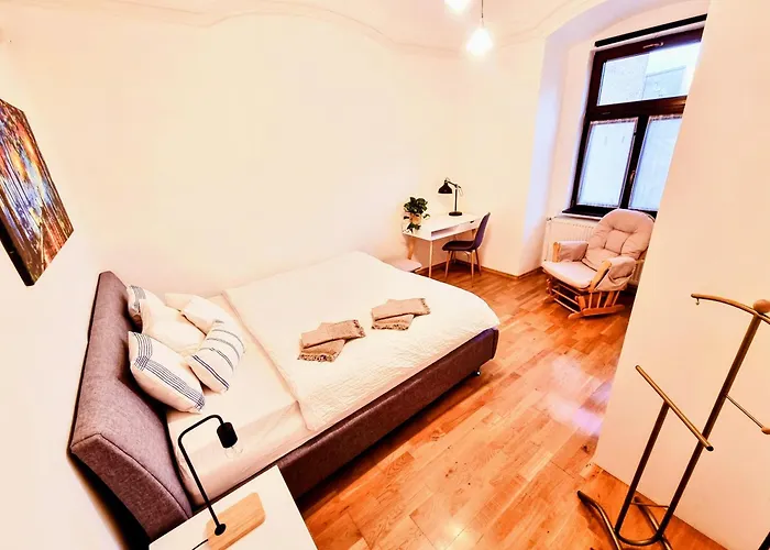 Tobias Old Town With 1 Free Offsite Parking شقة كَشّا