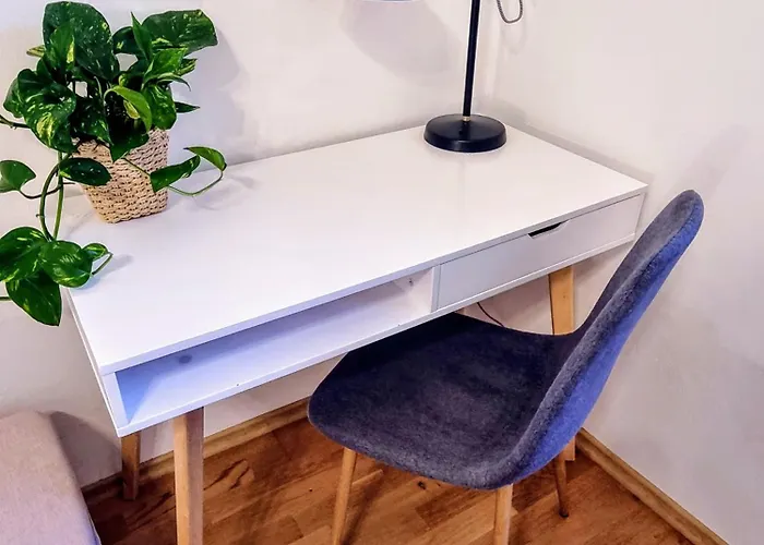 Tobias Old Town With 1 Free Offsite Parking *