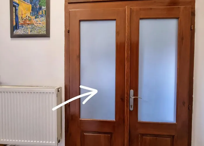 Tobias Old Town With 1 Free Offsite Parking *