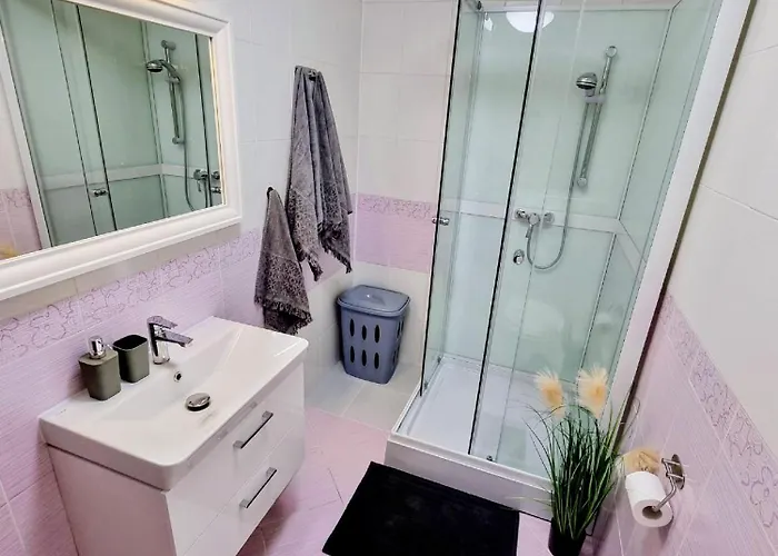 Tobias Old Town With 1 Free Offsite Parking كَشّا